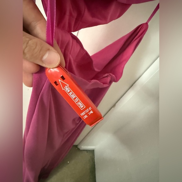 NWT Ieena For Mac Duggal 67937 Magenta One-Shoulder High Slit Cutout Gown Sz 10 - Picture 8 of 8